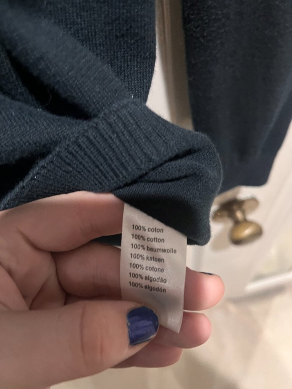 Lacoste black v-neck sweater in a M eu size 40 - Picture 4 of 4